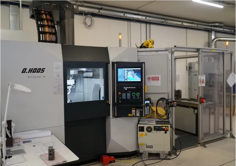 HAAS MultigrindCA with automatic loading